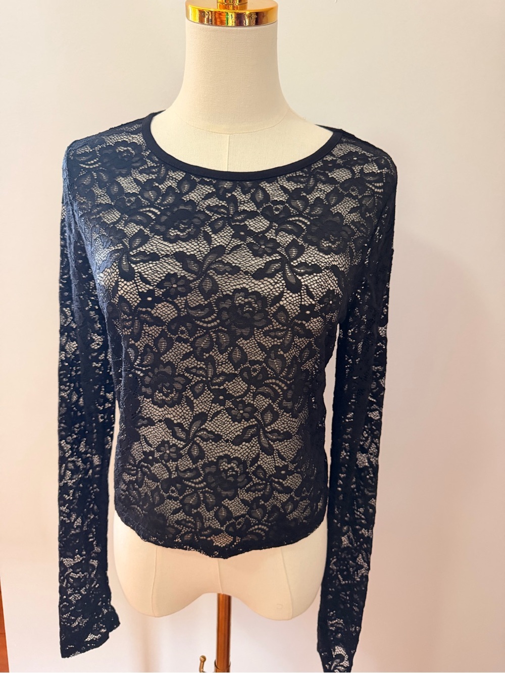 Black Lace Long-Sleeve Women's Top